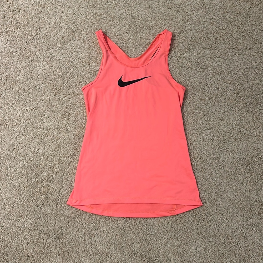 Women’s Nike athletic tank. Size medium. Dri- fit material.